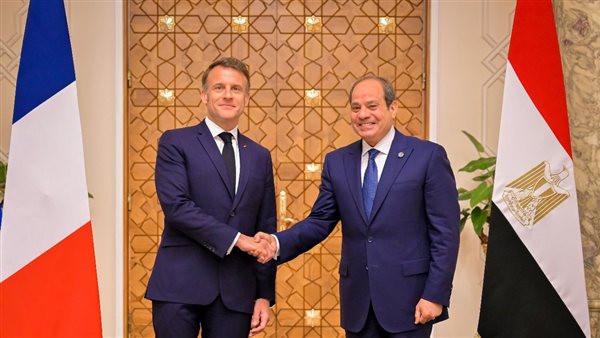 رسائل دعم للمصابين الفلسطينيين خلال زيارة السيسي وماكرون للعريش رسائل دعم للمصابين الفلسطينيين خلال زيارة السيسي وماكرون للعريش