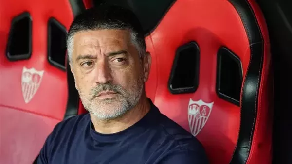 رسمياً.. إقالة مدرب إشبيلية الإسباني لسوء النتائج رسمياً.. إقالة مدرب إشبيلية الإسباني لسوء النتائج