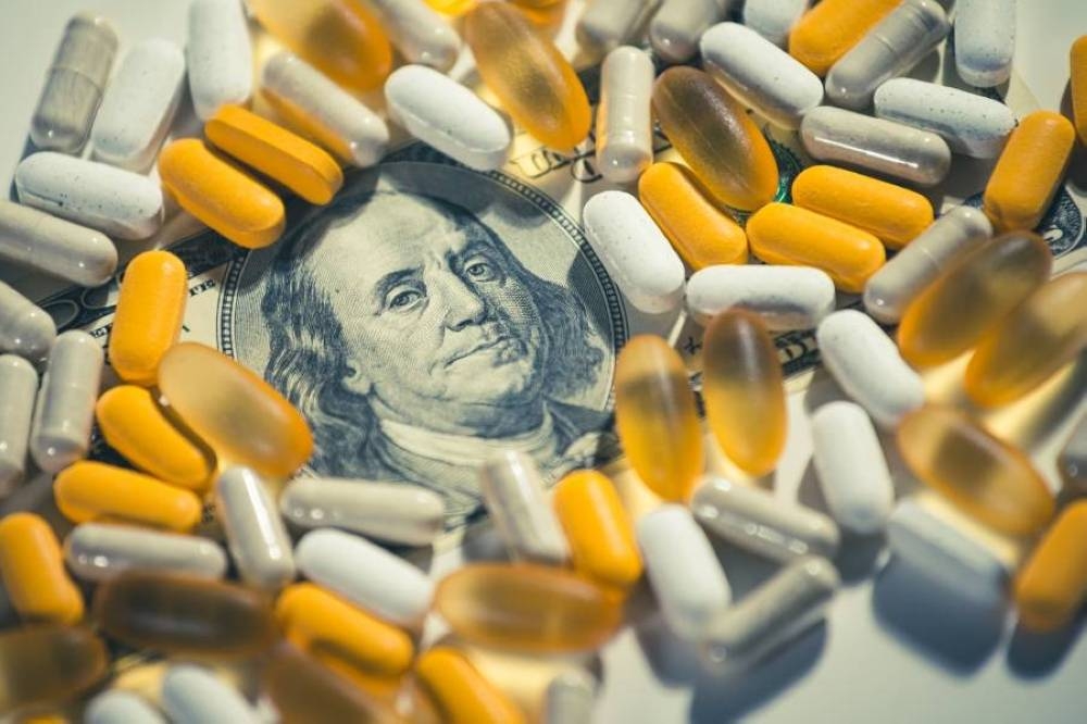 رسوم ترامب الجمركية على الأدوية ترفع الأسعار 12.9% في الولايات المتحدة رسوم ترامب الجمركية على الأدوية ترفع الأسعار 12.9% في الولايات المتحدة