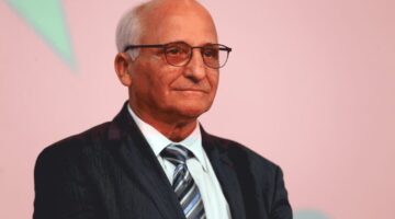 رشيد اليزمي: الليثيوم يشكل مستقبل صناعة بطاريات السيارات الكهربائية في المغرب