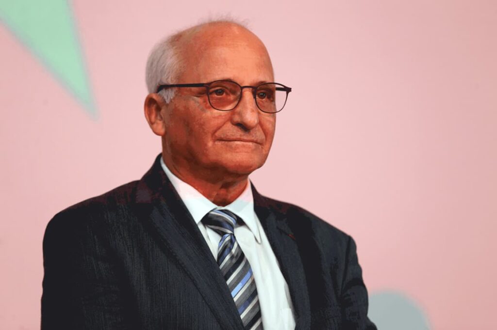 رشيد اليزمي يحصل على براءة اختراع أمريكية مبتكرة تحمي آلاف الأرواح من حرائق بطاريات السيارات الكهربائية رشيد اليزمي يحصل على براءة اختراع أمريكية مبتكرة تحمي آلاف الأرواح من حرائق بطاريات السيارات الكهربائية