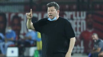 رضا عبدالعال يفتح النار على كولر