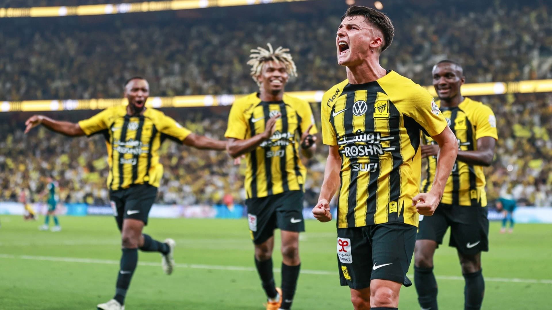 رغم التعثر.. مدرجات اتحاد جدة كامل العدد أمام الاتفاق رغم التعثر.. مدرجات اتحاد جدة كامل العدد أمام الاتفاق
