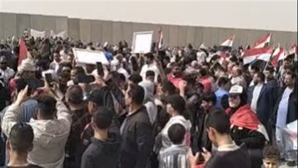 رفضا لمخططات التهجير.. آلاف المواطنين أمام مطار العريش استعدادا لتوجههم لمعبر رفح للتعبير لدعم القضية الفلسطينية| بث مباشر رفضا لمخططات التهجير.. آلاف المواطنين أمام مطار العريش استعدادا لتوجههم لمعبر رفح للتعبير لدعم القضية الفلسطينية| بث مباشر