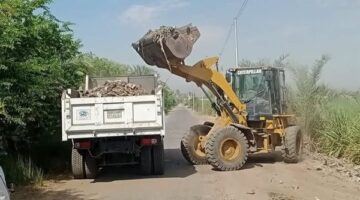 رفع 20 طن من التراكمات والأتربة في حملة نظافة غرب الأقصر