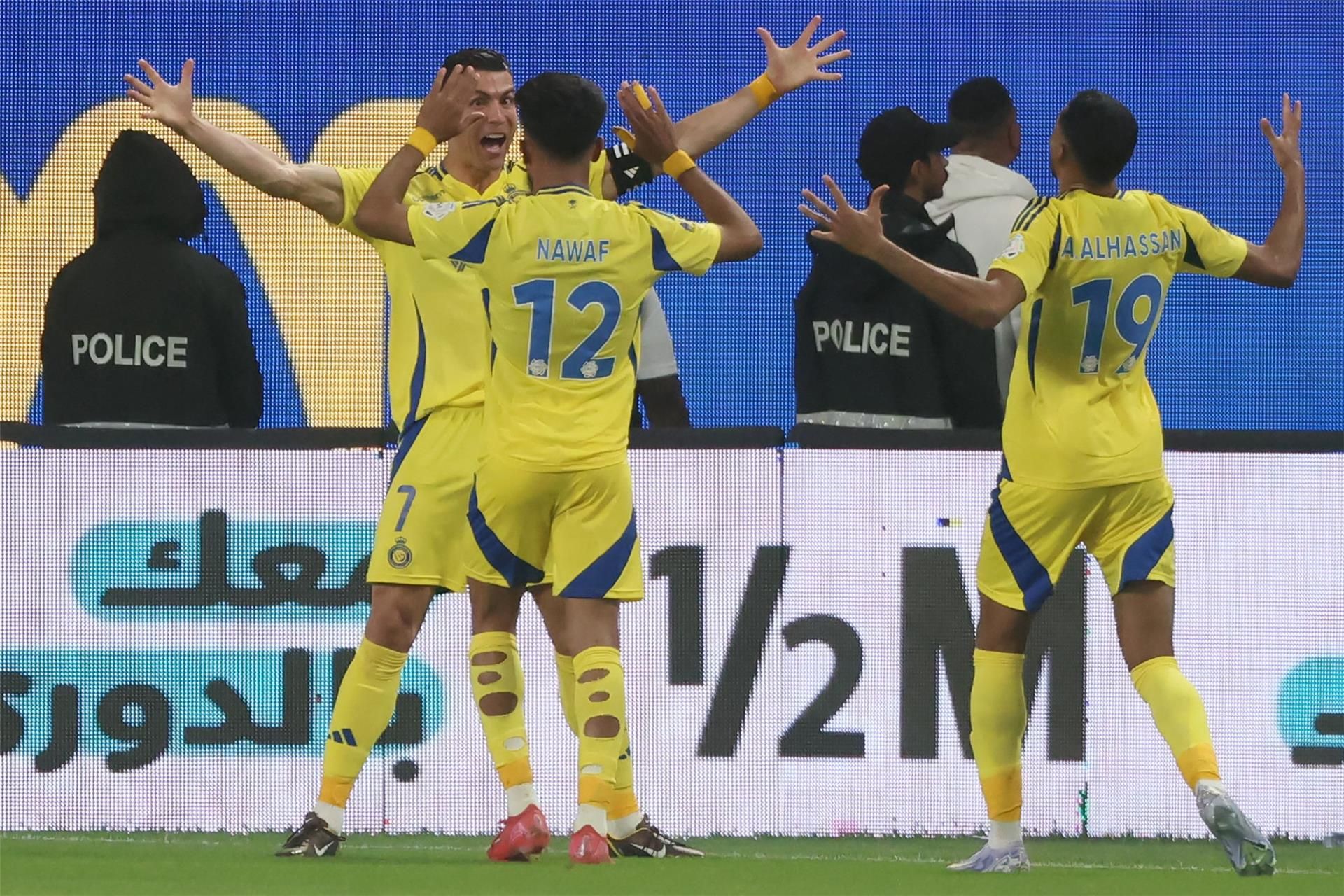 رونالدو يعود لقيادة النصر أمام يوكوهاما رونالدو يعود لقيادة النصر أمام يوكوهاما