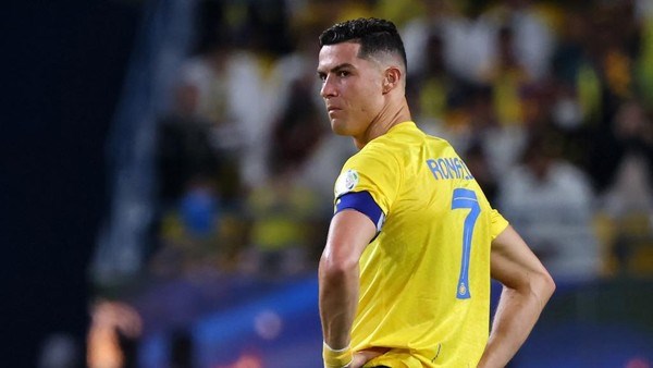 رونالدو يقود النصر للفوز على الرياض بالدوري السعودي رونالدو يقود النصر للفوز على الرياض بالدوري السعودي