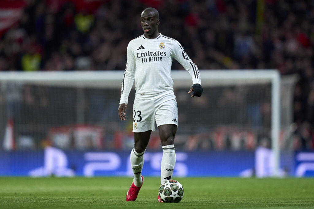 ريال مدريد يعلن تشخيص إصابة ميندي ومدة غياب صادمة ريال مدريد يعلن تشخيص إصابة ميندي ومدة غياب صادمة