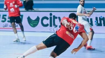 ريمونتادا بيضاء.. الأهلي يتفوق على الزمالك في الشوط الأول لنهائي كأس مصر لكرة اليد