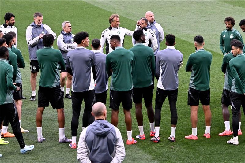 رينارد يختار ملعباً جديداً لتدريبات المنتخب السعودي رينارد يختار ملعباً جديداً لتدريبات المنتخب السعودي