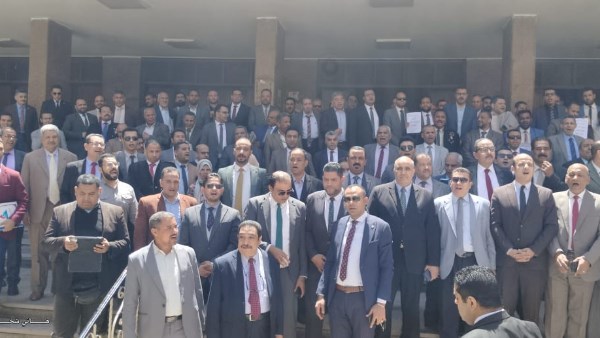 زيادة الرسوم القضائية.. المحامين تطالب أعضائها الالتزام بعدم توريد أي أموال زيادة الرسوم القضائية.. المحامين تطالب أعضائها الالتزام بعدم توريد أي أموال
