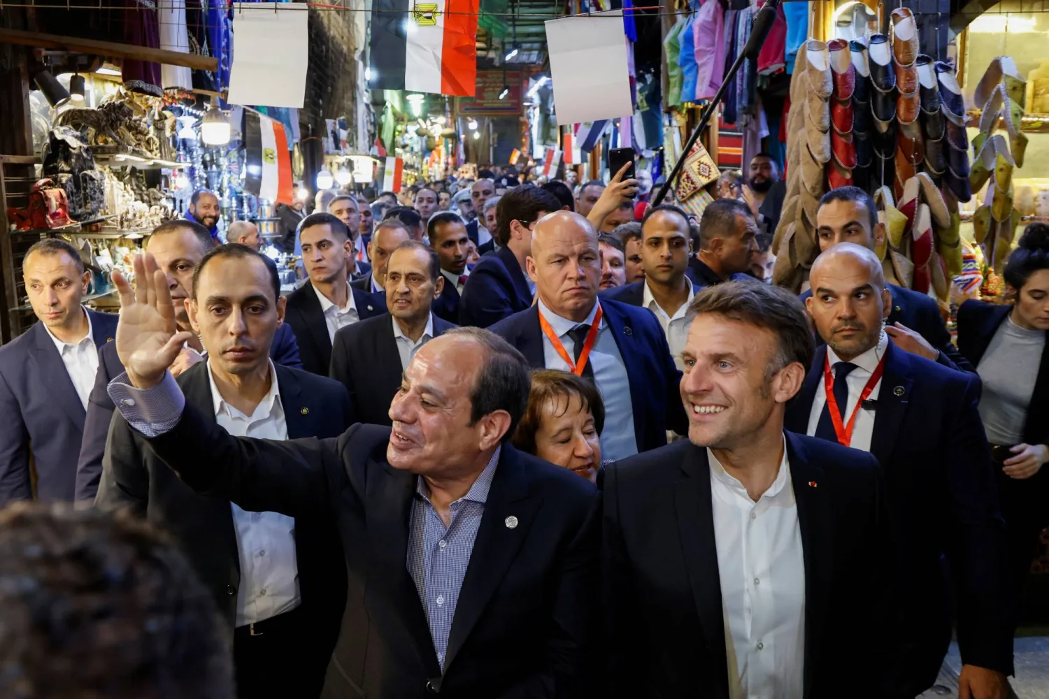 الميسترال ومقاتلات الرافال.. أبرز أسلحة التعاون العسكري بين مصر وفرنسا الميسترال ومقاتلات الرافال.. أبرز أسلحة التعاون العسكري بين مصر وفرنسا