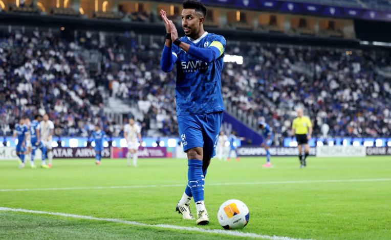 إشارة مثيرة ورقم جديد .. سالم الدوسري يتوهج في تعادل الهلال مع الشباب