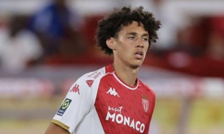 سان جيرمان ومانشستر سيتي مهتمان بالتعاقد مع أكليوش من موناكو