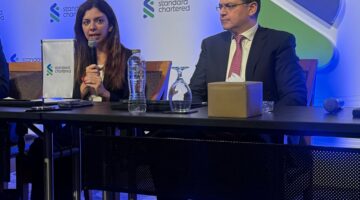 “ستاندرد تشارترد” يتوقع تأجيل المركزي المصري خفض الفائدة بنحو 2% إلى مايو المقبل