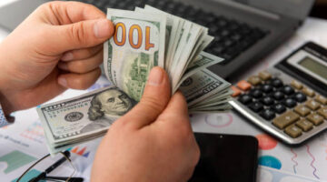 وصل لـ51.30 جنيهًا.. سعر الدولار مقابل الجنيه المصري اليوم الاثنين 14 أبريل 2025