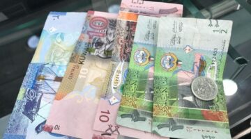 أعلى سعر 169 جنيهًا.. سعر الدينار الكويتي مقابل الجنيه المصري اليوم الثلاثاء 15 أبريل