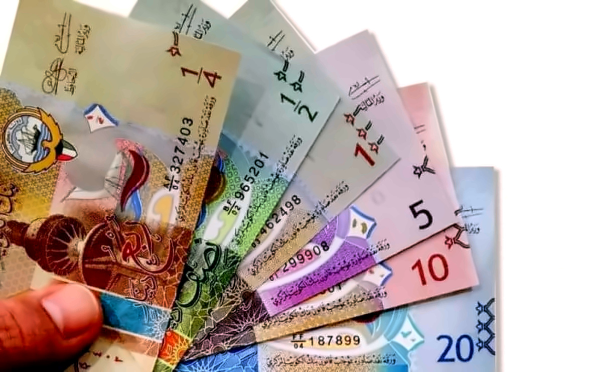 تجاوز 170 جنيهًا.. سعر الدينار الكويتي مقابل الجنيه المصري اليوم الأحد 13 أبريل تجاوز 170 جنيهًا.. سعر الدينار الكويتي مقابل الجنيه المصري اليوم الأحد 13 أبريل