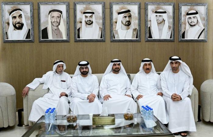 سعود المعلا وأحمد بن محمد يعزيان في وفاة راشد بن علي الشعفار سعود المعلا وأحمد بن محمد يعزيان في وفاة راشد بن علي الشعفار