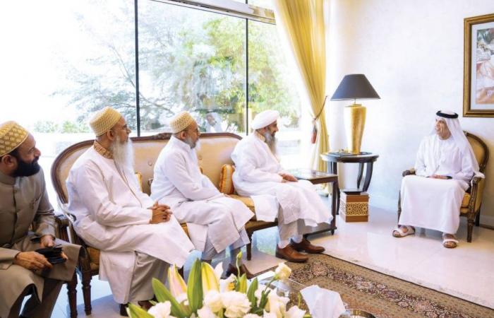 سعود بن صقر يبحث مع نجل سلطان البهرة مواضيع خيرية وإنسانية سعود بن صقر يبحث مع نجل سلطان البهرة مواضيع خيرية وإنسانية