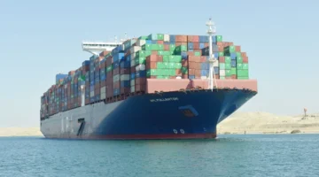 إيرادات قناة السويس تسجل 3.99 مليار دولار بنسبة تراجع 61% بسبب أزمة البحر الأحمر