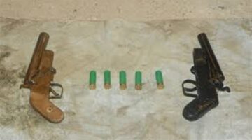 سقوط عاطلين بحوزتهما أسلحة وذخيرة في حلوان