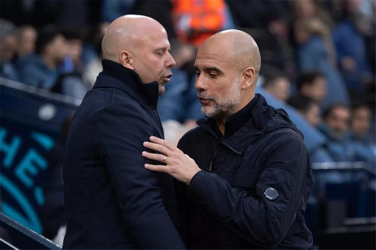 سلوت: لاعب ليفربول فاجأ العالم.. وانظروا إلى جوارديولا وإنريكي سلوت: لاعب ليفربول فاجأ العالم.. وانظروا إلى جوارديولا وإنريكي