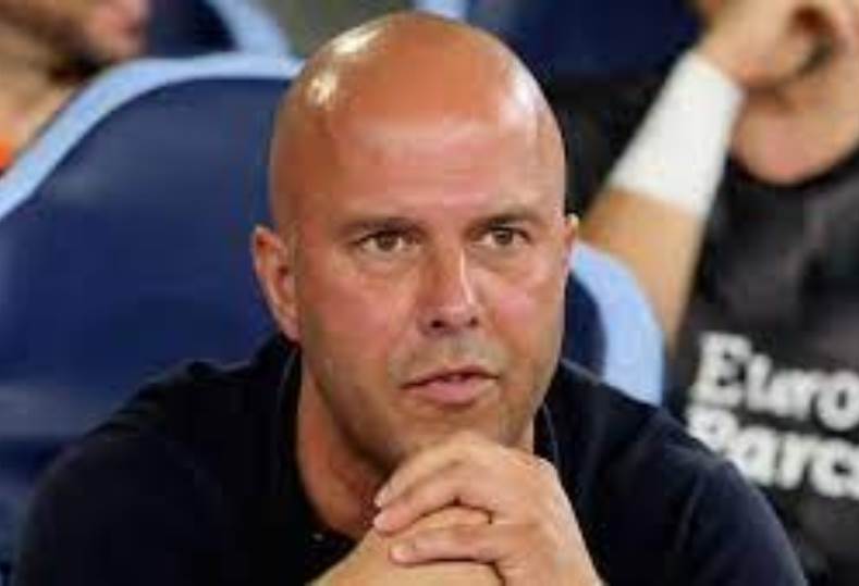 سلوت: نعيش اليوم بيومه في ليفربول .. ولا نحلم بالدوري سلوت: نعيش اليوم بيومه في ليفربول .. ولا نحلم بالدوري
