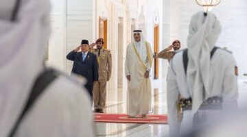 سمو الأمير يؤكد إجراء محادثات بناءة مع الرئيس الإندونيسي