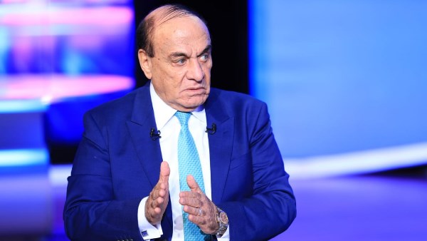 سمير فرج: زيارة ماكرون رسالة للعالم عن استقرار الوضع الأمني في سيناء