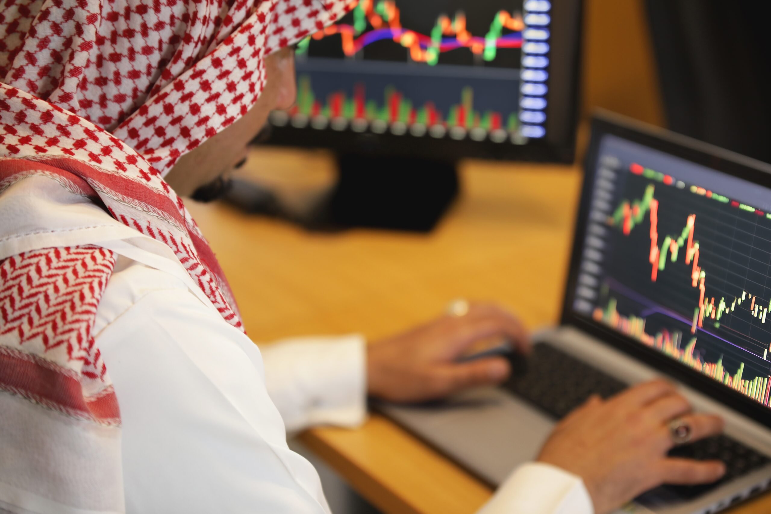 سوق العمل السعودي يجني ثمار الإصلاحات .. توظيف 604 ألف سعودي في 3 سنوات وارتفاع ملحوظ للرواتب سوق العمل السعودي يجني ثمار الإصلاحات .. توظيف 604 ألف سعودي في 3 سنوات وارتفاع ملحوظ للرواتب