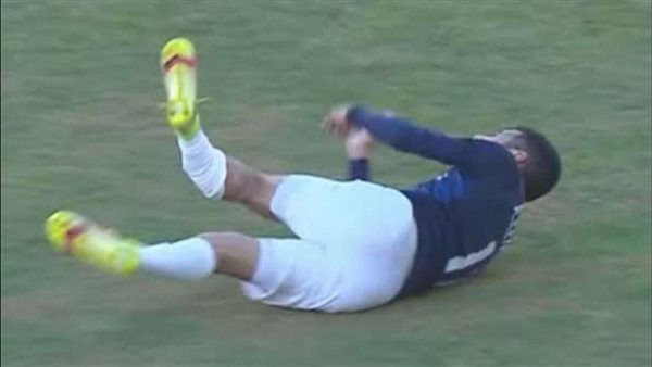 سيراميكا يكشف عن تفاصيل إصابة أحمد قندوسي سيراميكا يكشف عن تفاصيل إصابة أحمد قندوسي