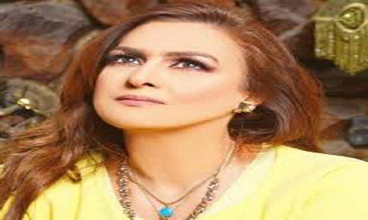 سيمون: قدمت أول فيديو كليب في العالم العربي لأغنية "تاكسي" سيمون: قدمت أول فيديو كليب في العالم العربي لأغنية "تاكسي"