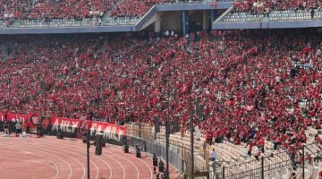 شاهد رد فعل جماهير الأهلي بعد هدف طاهر محمد طاهر في مرمى صن داونز (فيديو)