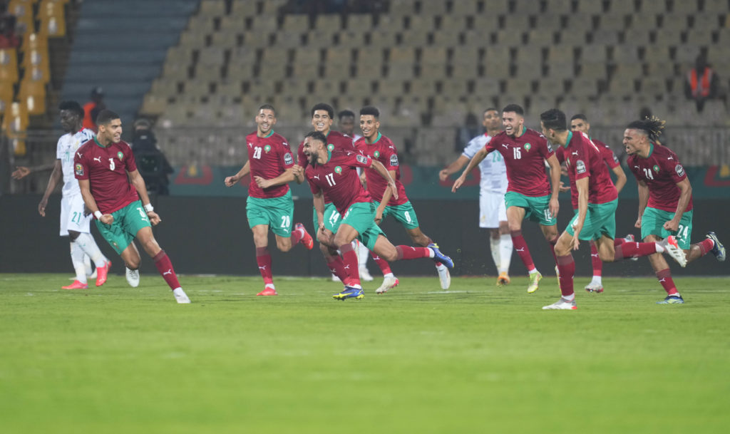 شتم مشجعًا على سناب شات.. إيقاف نجم منتخب المغرب في الدوري الألماني شتم مشجعًا على سناب شات.. إيقاف نجم منتخب المغرب في الدوري الألماني