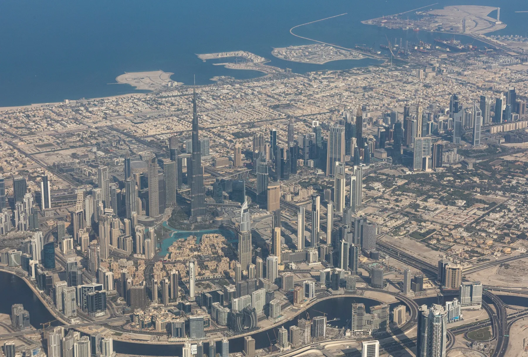 قطاع العقارات في دبي يتجه نحو السندات الإسلامية وسط طفرة وغموض السوق قطاع العقارات في دبي يتجه نحو السندات الإسلامية وسط طفرة وغموض السوق