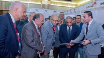 رئيس جامعة طنطا يفتتح معرضا للكيانات الاقتصادية والصناعية