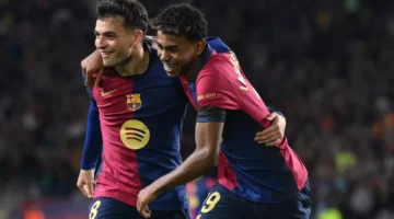 شعار فنان عالمي يظهر على قميص برشلونة في الكلاسيكو