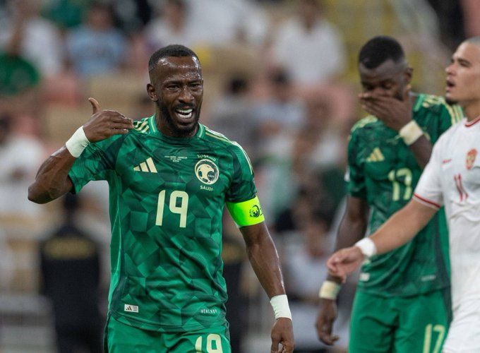 شقيق فهد المولد يطمئن الجماهير شقيق فهد المولد يطمئن الجماهير