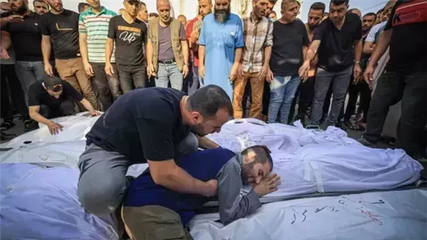 شهيدان و5 مصابين والاحتلال يجبر الآلاف على النزوح في خان يونس شهيدان و5 مصابين والاحتلال يجبر الآلاف على النزوح في خان يونس