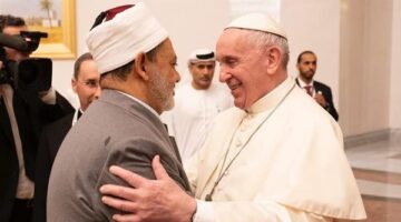 شيخ الأزهر ينعى أخاه البابا فرنسيس: كان رمزا إنسانيا من طراز رفيع
