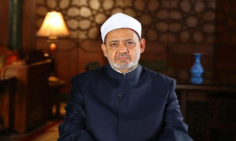 شيخ الأزهر يهنئ البابا تواضروس والإخوة المسيحيين بمناسبة عيد القيامة شيخ الأزهر يهنئ البابا تواضروس والإخوة المسيحيين بمناسبة عيد القيامة