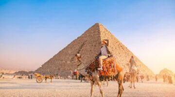 صرف الدفعات المتبقية من صندوق إعانات الطوارئ للعاملين بالسياحية 