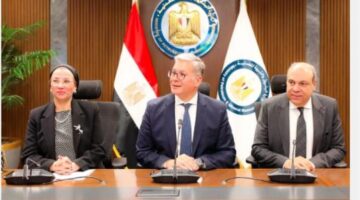 صور البترول والبيئة والطيران يبحثون التعاون فى إنتاج وقود الطائرات المستدام