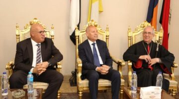 صور.. محافظ القاهرة يهنيء أسقف الإسكندرية للأرمن الكاثوليك بعيد القيامة