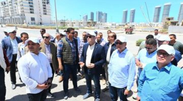 صور.. وزير الإسكان يتفقد كومبوند"مزارين" والممشى السياحي بالعلمين الجديدة
