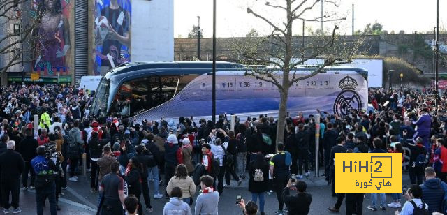 صورة.. جمهور ريال مدريد يستقبل اللاعبين بهتافات كبيرة صورة.. جمهور ريال مدريد يستقبل اللاعبين بهتافات كبيرة