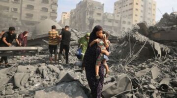 صورة طفل فلسطيني مصاب تفوز بجائزة “صورة العام الصحفية العالمية”