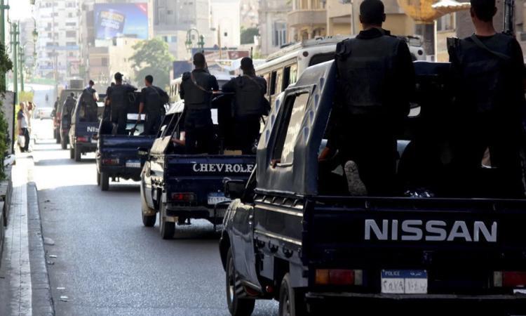 ضبط 47 سلاحا ناريا وتنفيذ 682 حكما قضائيا متنوعا في حملة أمنية موسعة بأسيوط ضبط 47 سلاحا ناريا وتنفيذ 682 حكما قضائيا متنوعا في حملة أمنية موسعة بأسيوط
