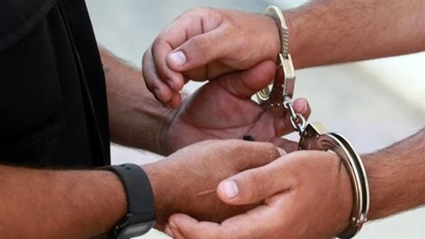 ضبط شخص اعتدى على آخر بسلاح أبيض في المعادي ضبط شخص اعتدى على آخر بسلاح أبيض في المعادي